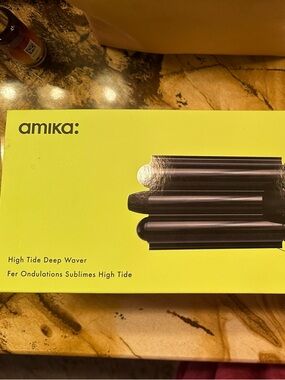 Amika High Tide Deep Waver